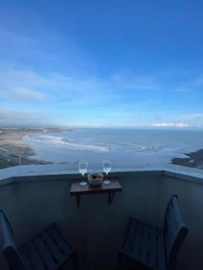 Spectacular 2 Bedroom Balcony Sea View Flat